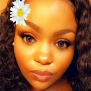 Meet your Posher, Claraissa